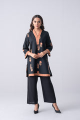 Short-Length Embroidered Relaxed Fit Ethnic Kurti