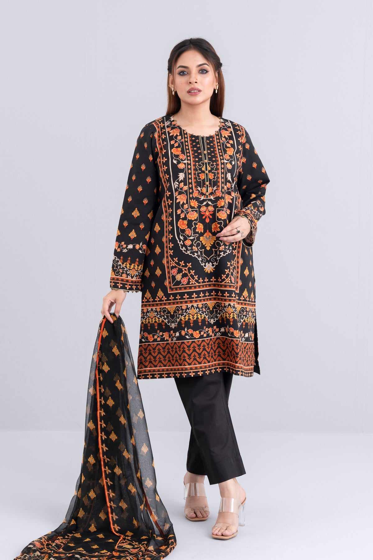 Relaxed Fit Khaddar Two-Piece Lawn with Chiffon Dupatta