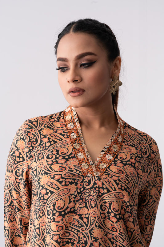 Mid-Length Embroidered Relaxed Fit Ethnic Kurta